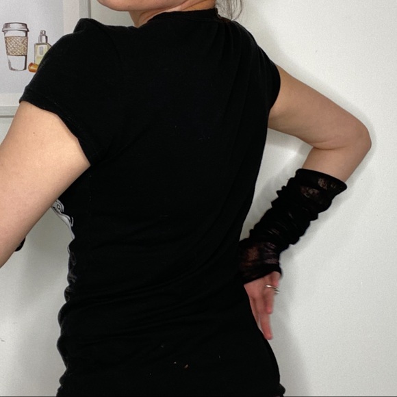 *SOLD ON VINTED* Cyber Y2K Tee - Picture 4 of 4